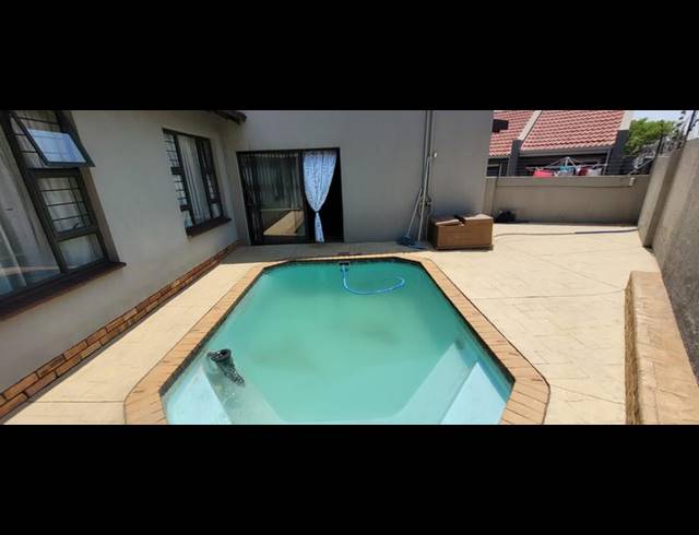 3 BEDROOM HOUSE FOR SALE IN ELANDSHAVEN